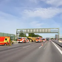vu_lkw_p_eingeklemmt_2.jpg